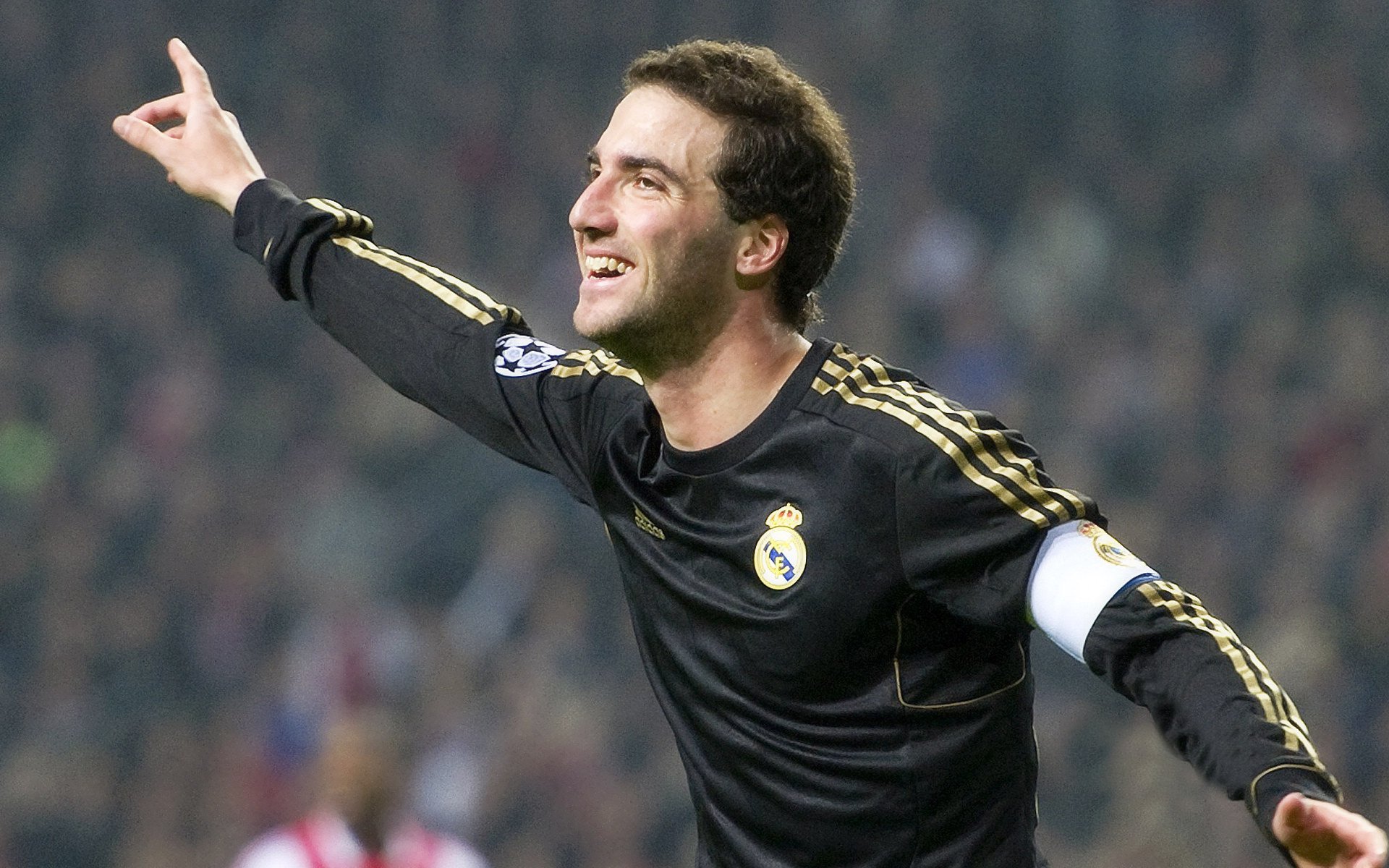 射手带领葡萄牙体育冲击联赛冠军，葡萄牙国家队射手排名